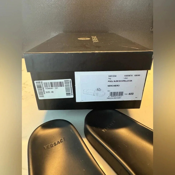 Versace la Medusa fur slide sandals black logo with box & reciept size 40 or 9.5 - Picture 3 of 7